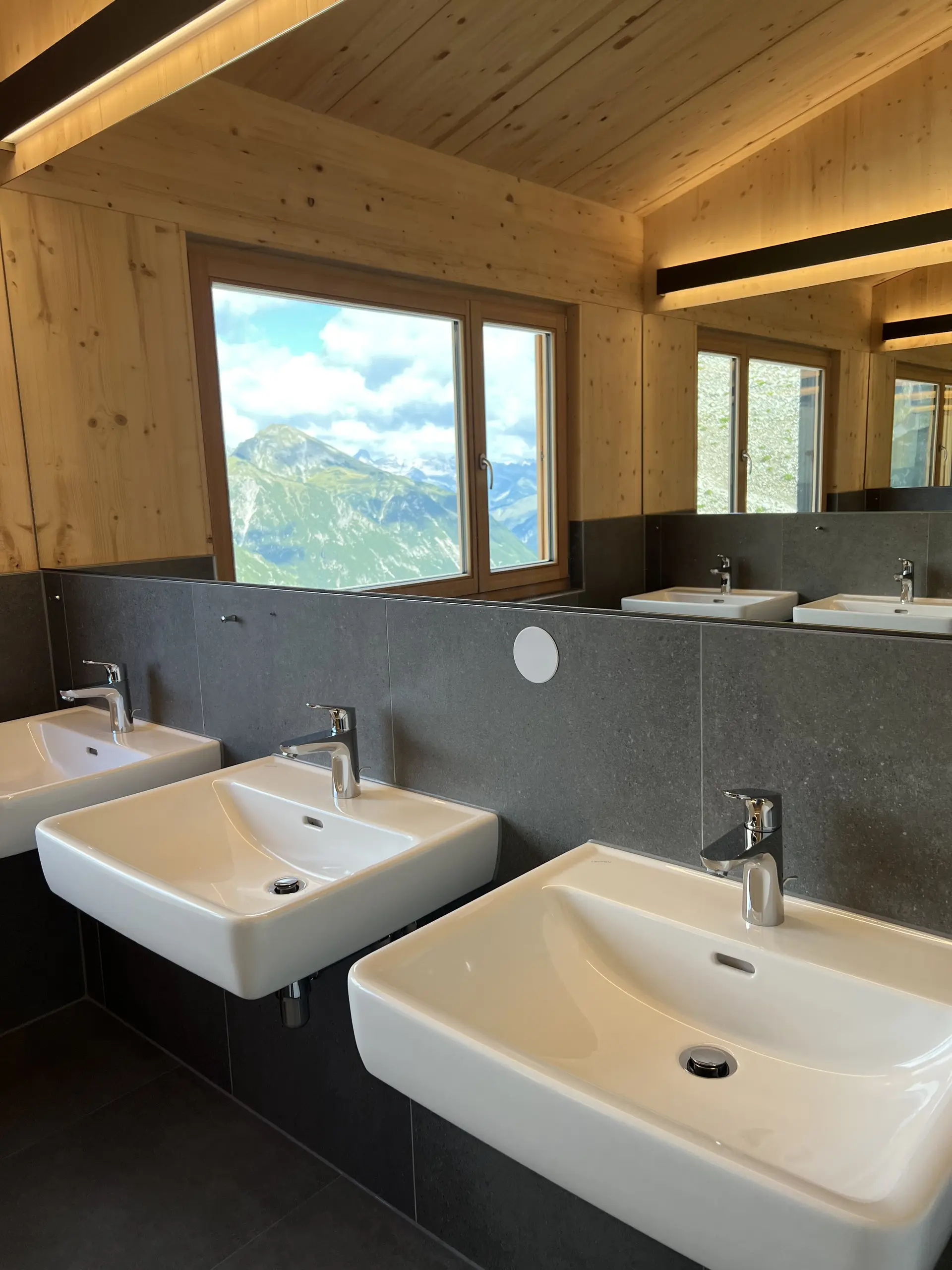 Anhalter Hütte | © Sebastian Wolf